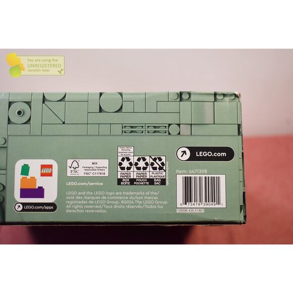 LEGO Icons Wreath-Making Kit and Holiday Garland 10340 - Picture 6 of 6